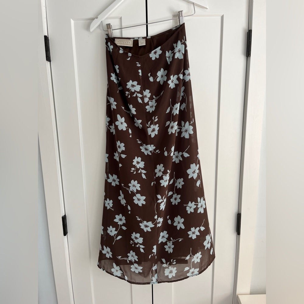 Vintage Express midi skirt. Lightweight material. Size 5/6